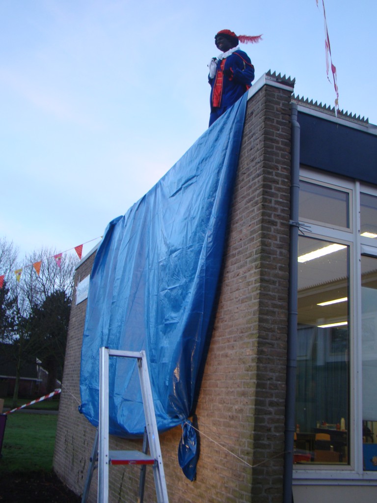 Zwarte piet houdt de wacht